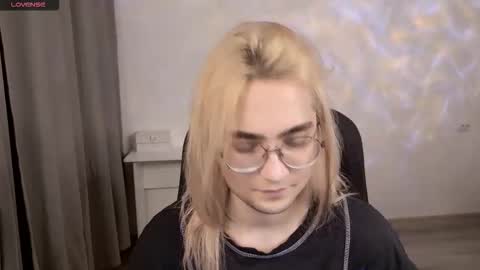 _meow_neko_ online show from 03-23-26, 07:18