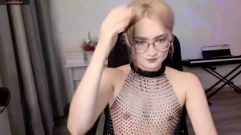 _meow_neko_ online show from 04-25-26, 11:13