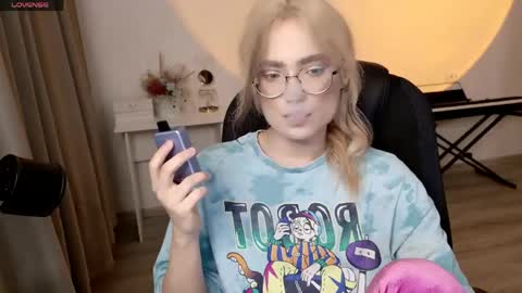 _meow_neko_ online show from 04-30-26, 12:39