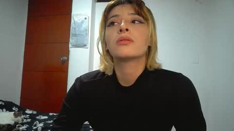 Mia-foster online show from 05-04-26, 08:16