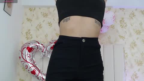 Snapshot of _miaa_monroe chatting on 02-14-25, 02:28 Mia Monroe online show from 02-14-25, 02:28
