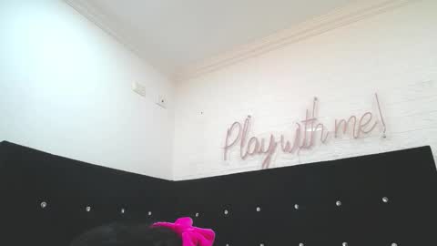 Snapshot of _miaaleon chatting on 03-07-25, 01:18 Mia online show from 03-07-25, 01:18