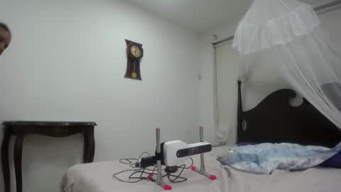 Snapshot of _miaaleon chatting on 03-12-25, 10:39 Mia online show from 03-12-25, 10:39