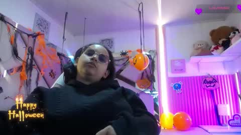 Snapshot of _miaaleon chatting on 11-01-25, 12:40 Mia online show from 11-01-25, 12:40