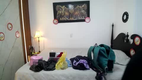 Snapshot of _miaaleon chatting on 01-06-26, 12:42 Mia online show from 01-06-26, 12:42