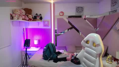 Snapshot of _miaaleon chatting on 01-09-26, 12:19 Mia online show from 01-09-26, 12:19