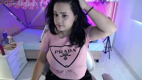 Snapshot of _miaaleon chatting on 02-17-26, 12:45 Mia online show from 02-17-26, 12:45