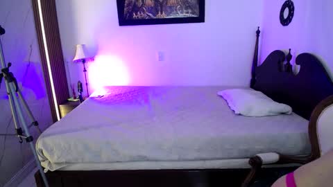 Snapshot of _miaaleon chatting on 03-12-26, 12:55 Mia online show from 03-12-26, 12:55