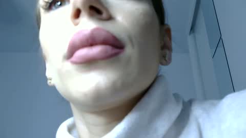 Snapshot of _milagoddess chatting on 02-19-25, 05:16 AstrideVonTeese online show from 02-19-25, 05:16