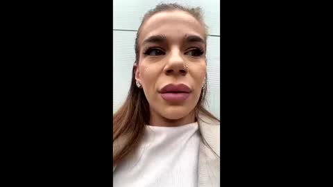 Snapshot of _milagoddess chatting on 09-25-25, 01:26 AstrideVonTeese online show from 09-25-25, 01:26