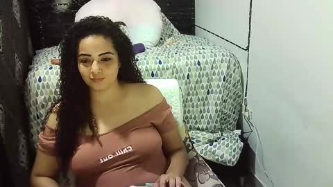 Snapshot of _milf_naughty chatting on 10-08-25, 04:21 _milf_naughty online show from 10-08-25, 04:21