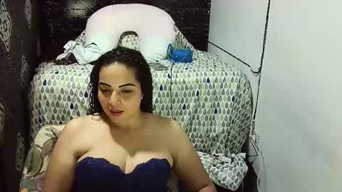 Snapshot of _milf_naughty chatting on 10-11-25, 05:17 _milf_naughty online show from 10-11-25, 05:17
