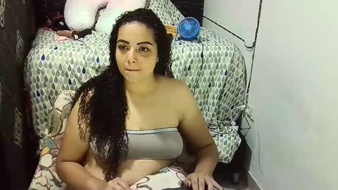 Snapshot of _milf_naughty chatting on 10-18-25, 11:33 _milf_naughty online show from 10-18-25, 11:33