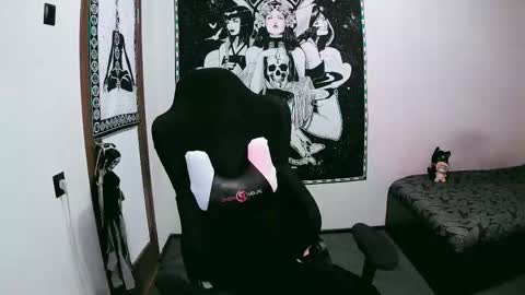 Snapshot of _millisi_ chatting on 03-06-25, 11:09 Millisi online show from 03-06-25, 11:09