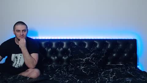 Snapshot of _mimi_mikey_ chatting on 10-11-25, 07:01 mikey and mia online show from 10-11-25, 07:01