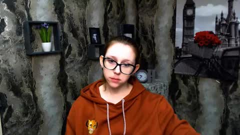 Snapshot of _miraterri_ chatting on 02-20-25, 06:50 Mira online show from 02-20-25, 06:50