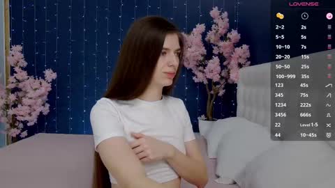 Snapshot of _mirror_girl chatting on 03-11-25, 03:16 Victoria online show from 03-11-25, 03:16