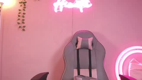 Hinata 3 online show from 04-15-26, 08:09