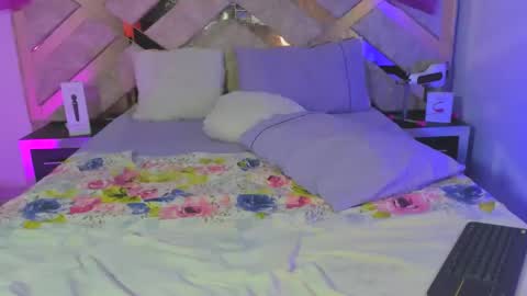 Snapshot of _miss_khloe chatting on 01-08-25, 10:48 Khloe online show from 01-08-25, 10:48