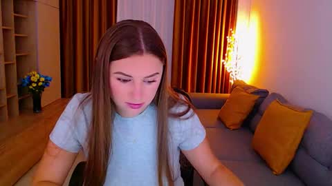 Mia online show from 09-17-25, 04:58