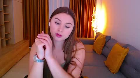 Snapshot of _miss_mia chatting on 05-16-26, 10:36 Mia online show from 05-16-26, 10:36