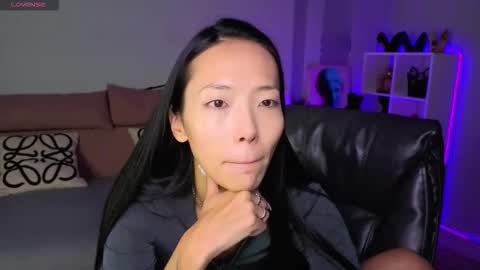 Snapshot of _miura_ chatting on 11-05-25, 01:27 MIURA online show from 11-05-25, 01:27