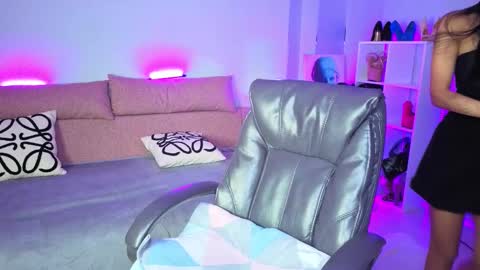 Snapshot of _miura_ chatting on 11-25-25, 01:16 MIURA online show from 11-25-25, 01:16