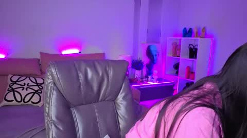 Snapshot of _miura_ chatting on 12-01-25, 12:37 MIURA online show from 12-01-25, 12:37