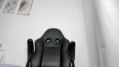 _molly_rosse_ online show from 06-17-26, 12:07