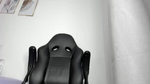 _molly_rosse_ online show from 06-22-26, 11:51