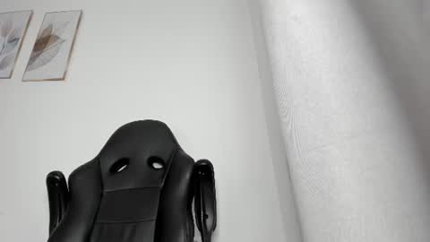_molly_rosse_ online show from 06-25-26, 12:20