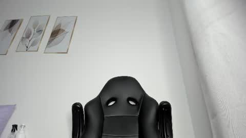 _molly_rosse_ online show from 07-14-26, 12:00