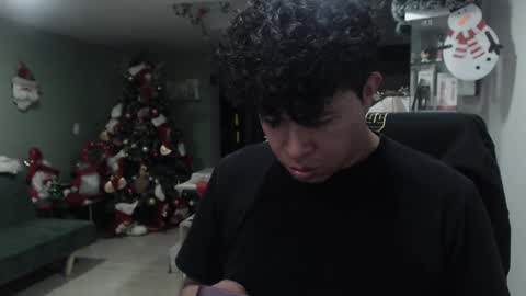 Snapshot of _mr_panda_ chatting on 12-20-24, 11:26 Panda  online show from 12-20-24, 11:26