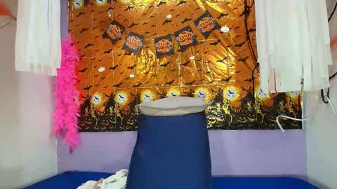 Snapshot of _mystic_luna chatting on 10-15-25, 11:54 Luna online show from 10-15-25, 11:54
