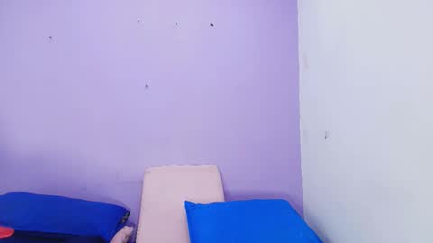 Snapshot of _mystic_luna chatting on 11-21-25, 11:53 Luna online show from 11-21-25, 11:53