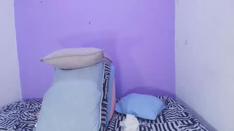 Snapshot of _mystic_luna chatting on 11-25-25, 11:54 Luna online show from 11-25-25, 11:54