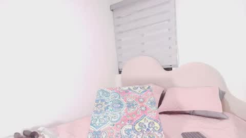 Snapshot of _mystic_luna chatting on 12-03-25, 11:52 Luna online show from 12-03-25, 11:52