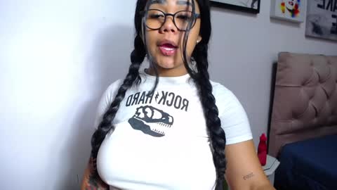 Snapshot of _nahom_ chatting on 12-24-24, 08:55 nahomi online show from 12-24-24, 08:55