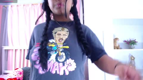 Snapshot of _nahom_ chatting on 12-25-24, 03:08 nahomi online show from 12-25-24, 03:08