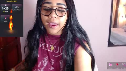 Snapshot of _nahom_ chatting on 12-29-24, 02:06 nahomi online show from 12-29-24, 02:06