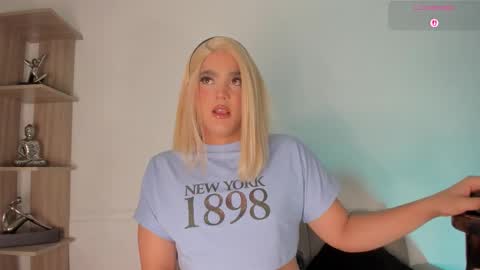 Snapshot of _naomi_fox chatting on 03-15-26, 06:08 shantall online show from 03-15-26, 06:08