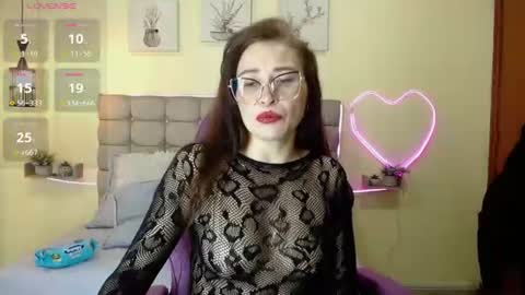 Snapshot of _naomi_s chatting on 07-21-26, 01:46 _naomi_s online show from 07-21-26, 01:46