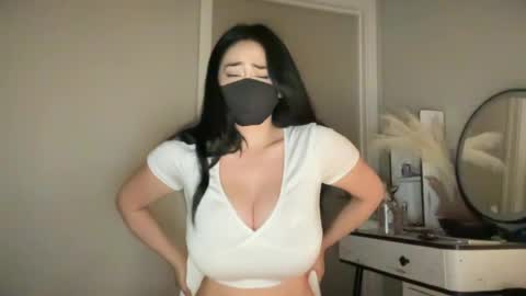 Snapshot of _natycutei19 chatting on 06-17-26, 10:54 naty19 online show from 06-17-26, 10:54