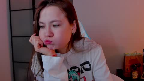 Mia with a big heart  online show from 02-01-25, 04:14