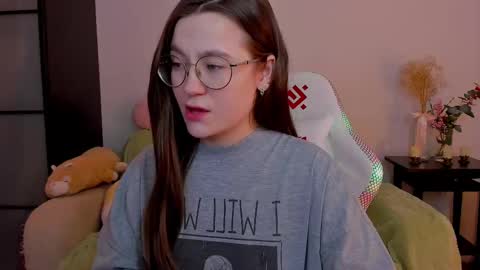 Mia with a big heart  online show from 02-23-25, 06:39