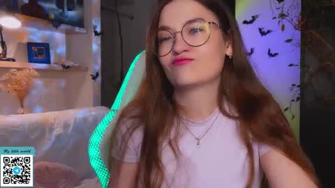 Mia with a big heart  online show from 10-26-25, 12:27