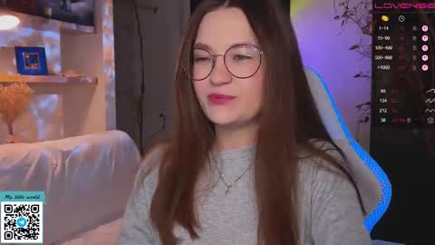 Mia with a big heart  online show from 11-23-25, 02:11