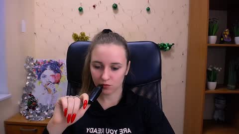 Snapshot of _nicole_new chatting on 12-17-24, 01:05 Nica online show from 12-17-24, 01:05