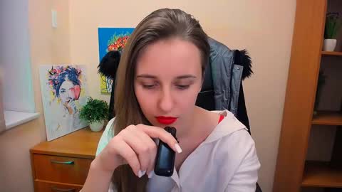 Snapshot of _nicole_new chatting on 02-18-25, 12:39 Nica online show from 02-18-25, 12:39
