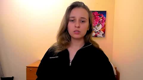 Snapshot of _nicole_new chatting on 03-06-25, 05:00 Nica online show from 03-06-25, 05:00